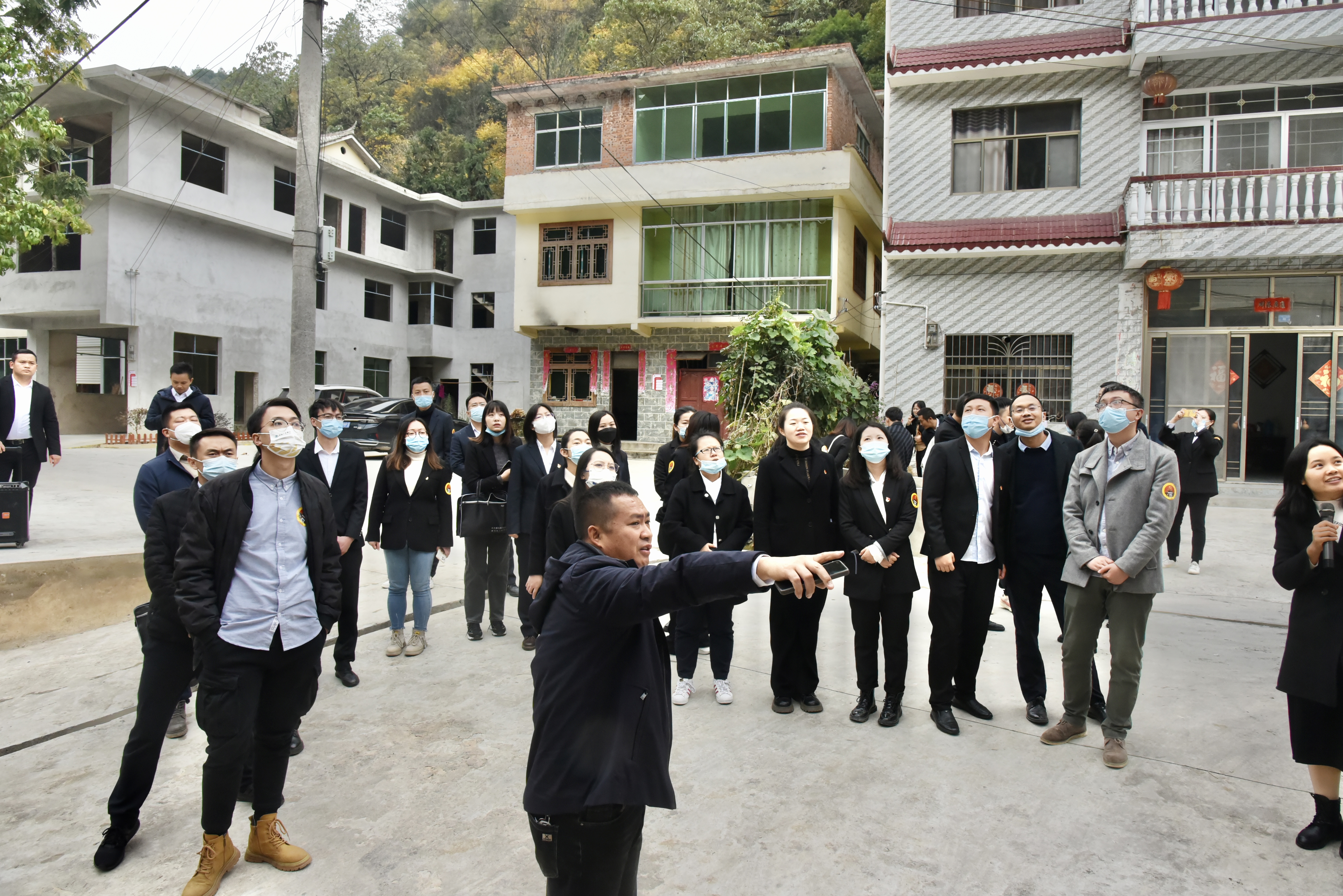 都匀市2022年优秀年轻干部服务“四个年”培训班到小围寨街道马尾村实地参观.jpg